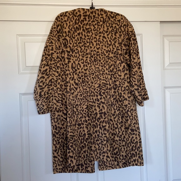 Carol Anderson Cabi Leopard Estate Leopard Coat - Picture 3 of 6